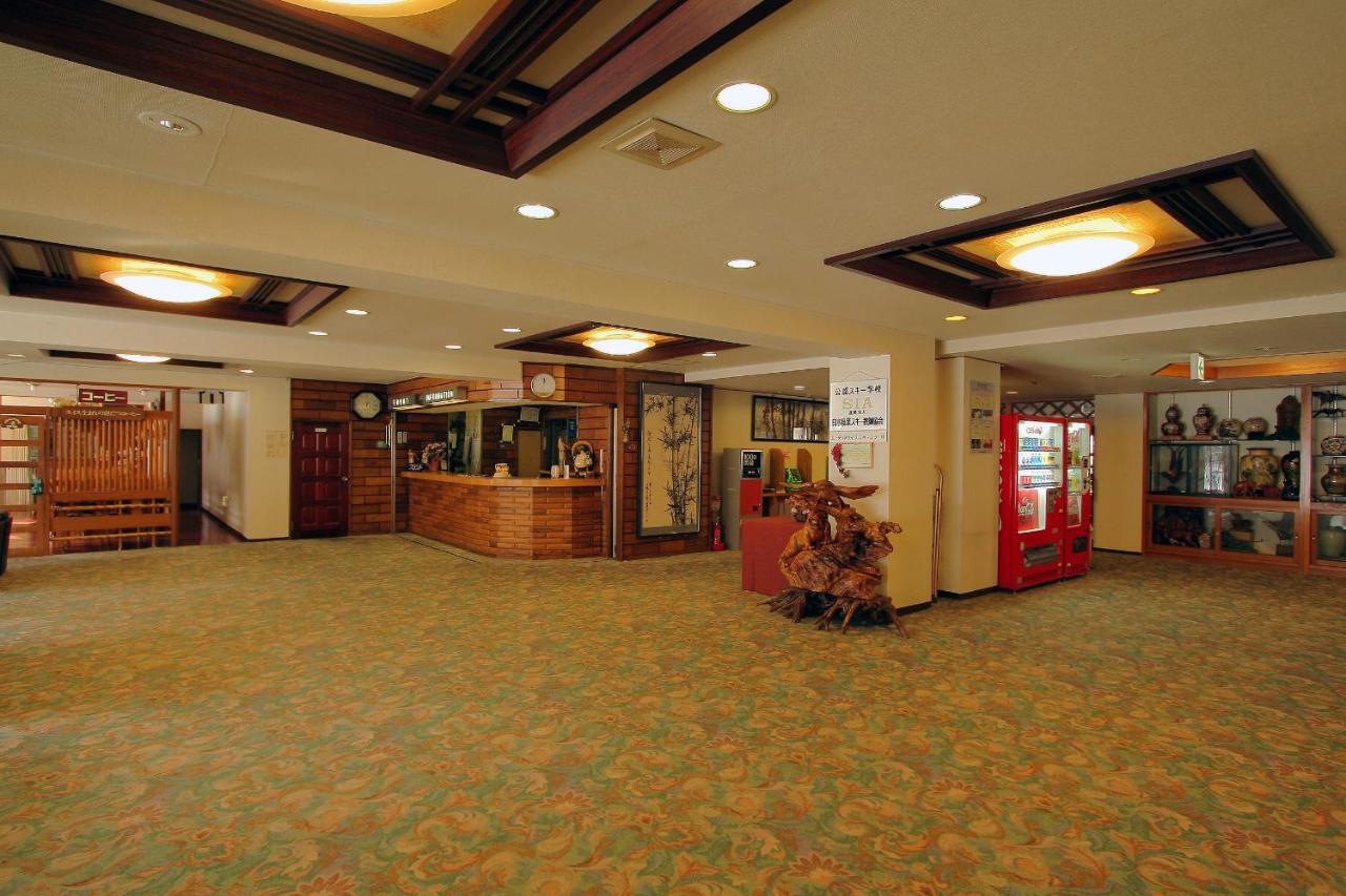 Hotel Araragi Яманучи Екстериор снимка
